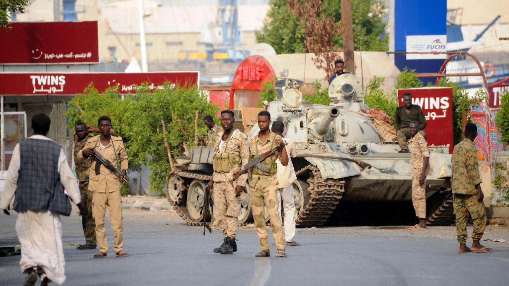 لا حسم بعد أسبوع.. هكذا تبدو خريطة المعارك والسيطرة في السودان بين الجيش و”الدعم السريع”