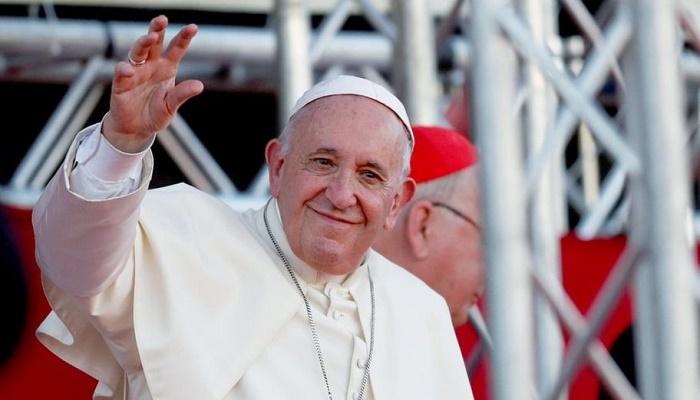 البابا فرنسيس يدعو إلى “الحوار” في مواجهة الوضع “الخطير” بالسودان