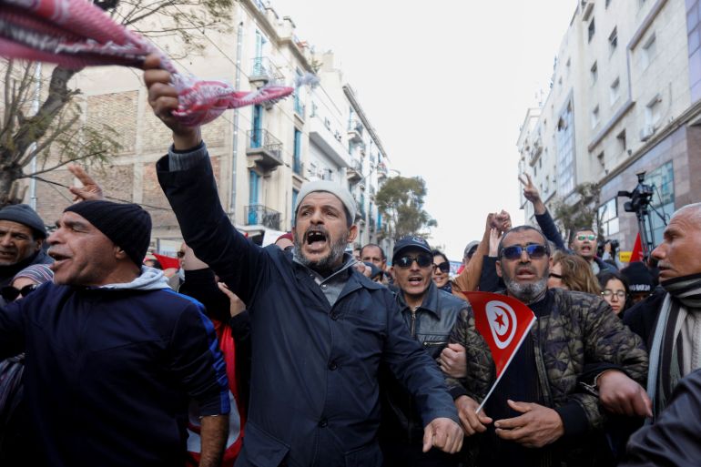 بعد اعتقال قيادييها.. ما الخيارات “المتبقية” أمام المعارضة في تونس؟