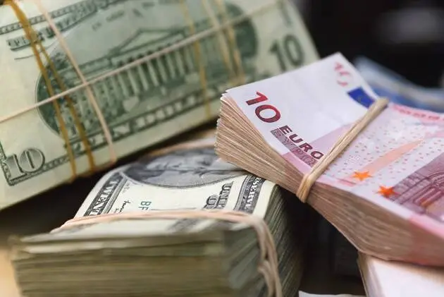 الدرهم المغربي يتقدم مقابل الدولار والأورو