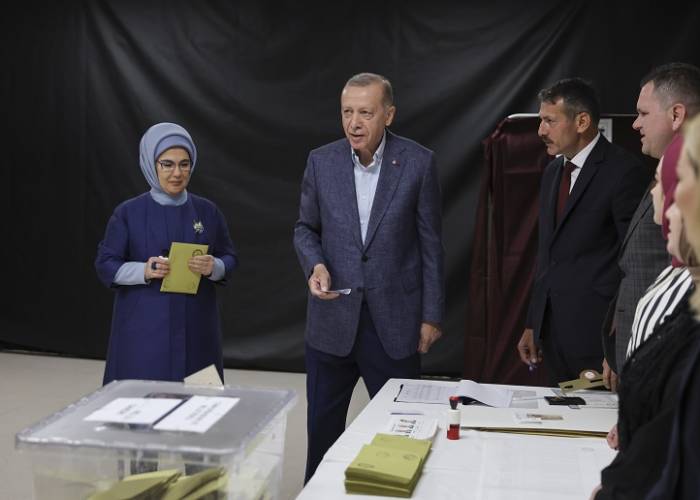 النتائج الأولية تمنح أردوغان صدارة الانتخابات الرئاسية