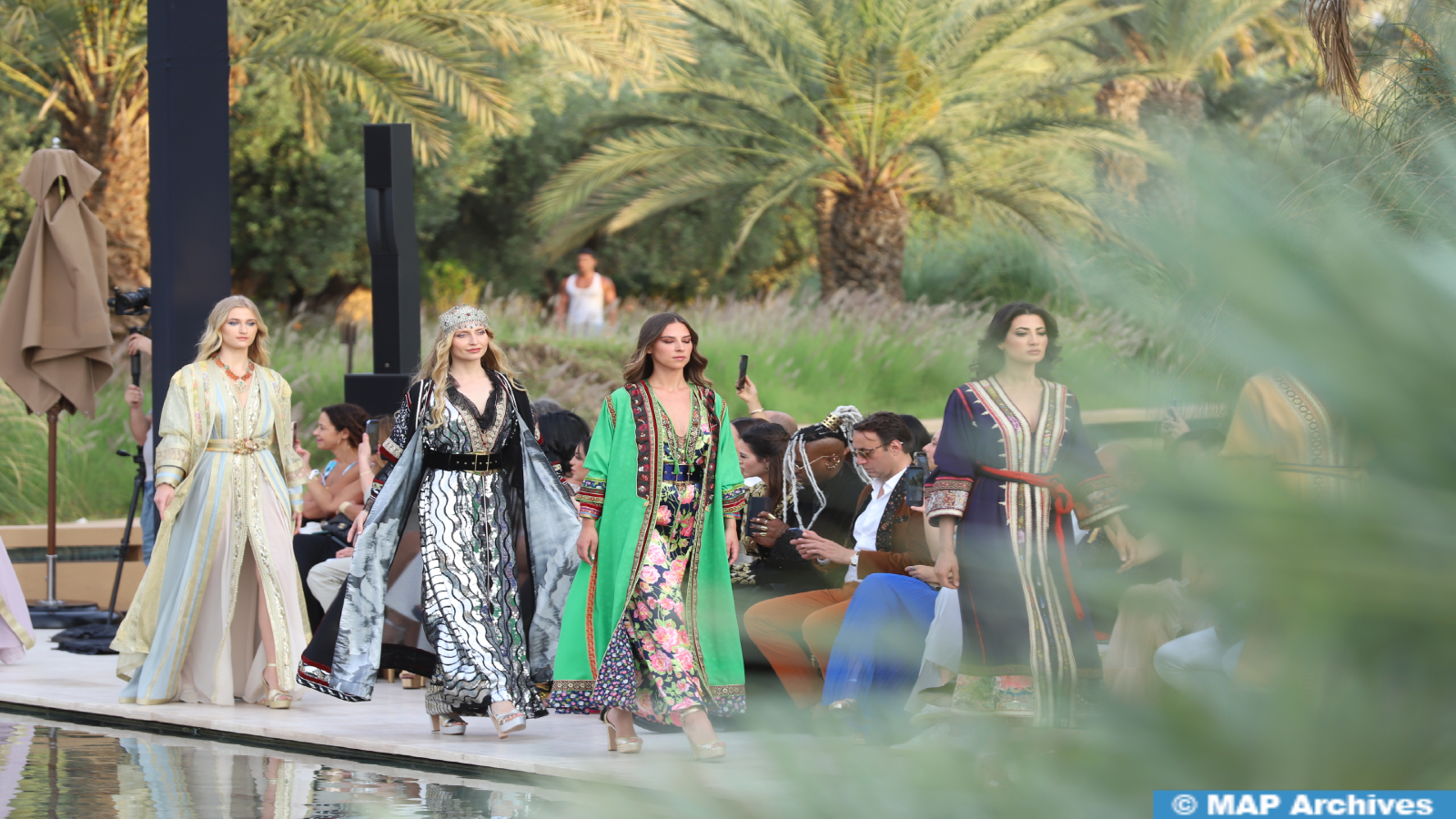 مهرجان “كان” السينمائي يحتفي بالأزياء المغربية