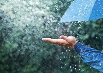 طقس الجمعة.. أمطار ورياح معتدلة بهذه المناطق