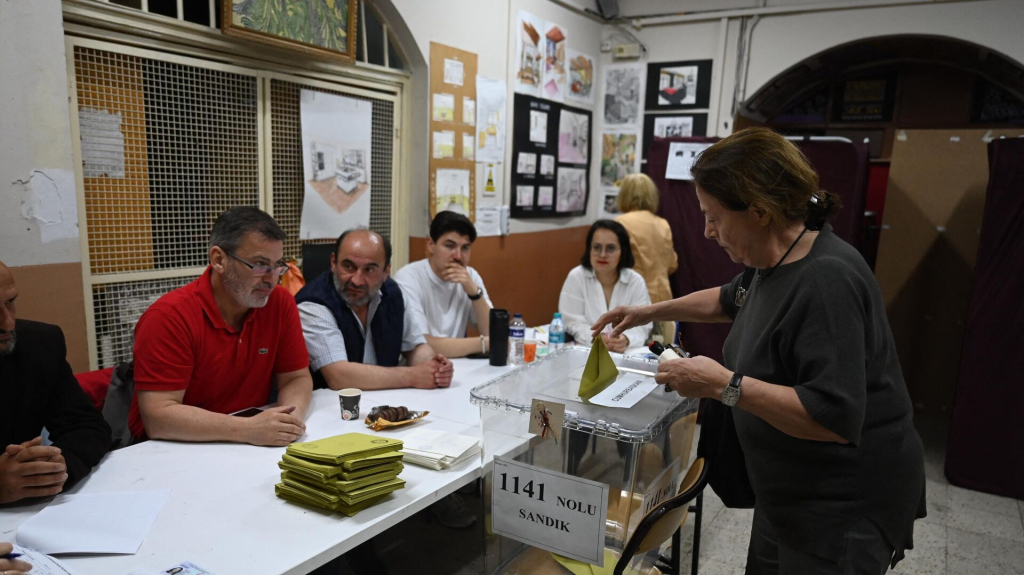 انطلاق تصويت الجولة الثانية للانتخابات الرئاسية بتركيا