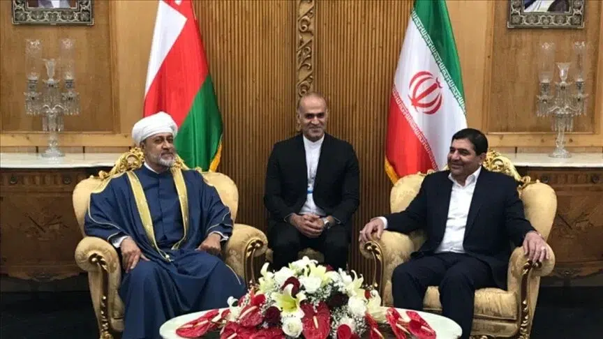 سلطان عمان يصل طهران في أول زيارة منذ توليه الحكم
