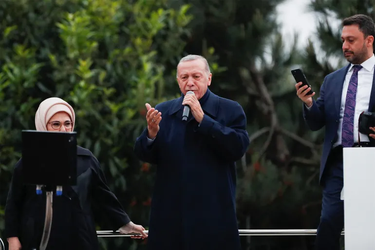 عاجل/أردوغان يشكر شعب تركيا ويخاطب منافسه “باي باي كمال”