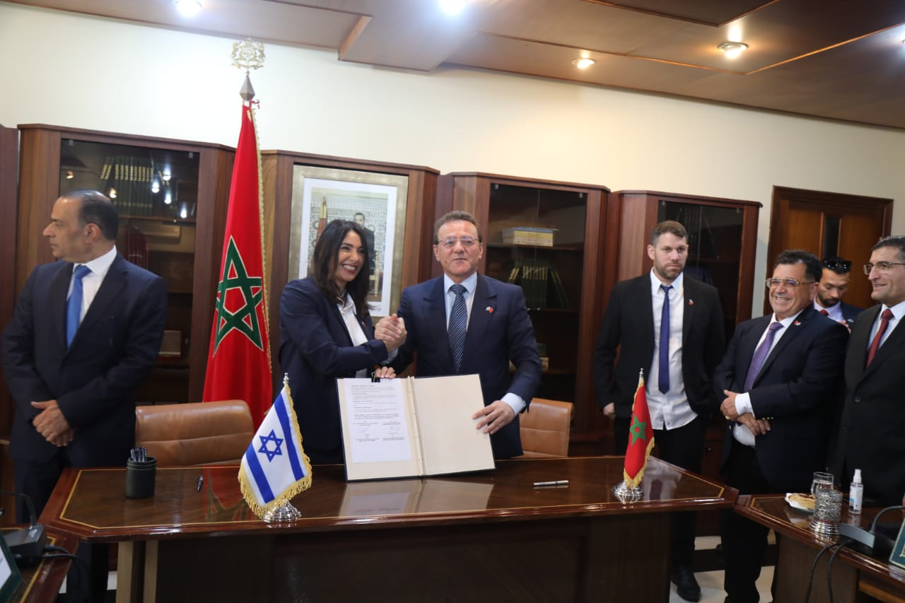 المغرب يُقرر تبادل الاعتراف برخص القيادة مع اسرائيل