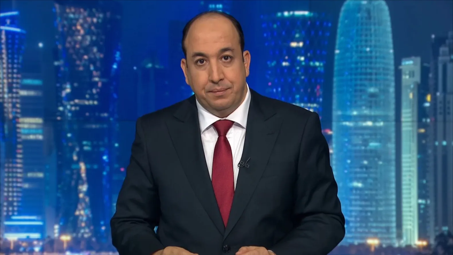قناة الجزيرة تستغني عن مذيعين بينهما المغربي عبد الصمد ناصر