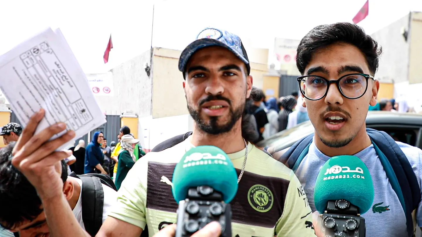 “الفيزياء مشحر”.. تلامذة البكالوريا يشتكون صعوبة امتحانات اليوم الأول والمراقبة المشدّدة!