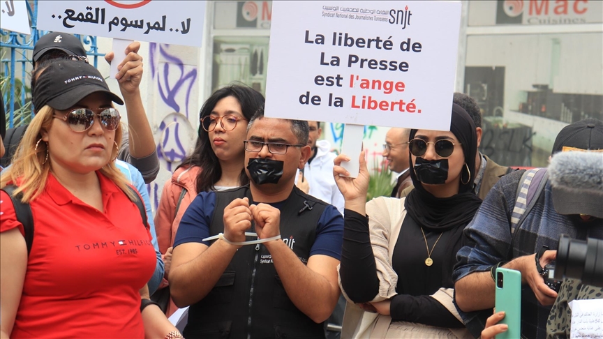 نقابة تونسية تطالب بوقف “محاكمات الرأي وتضييق حرية التعبير”