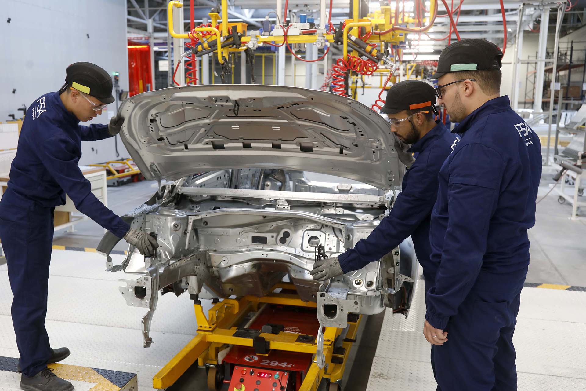 فرنسا وإسبانيا في صدارة المستوردين وأمريكا تضاعف وارداتها من السيارات المغربية بـ42%