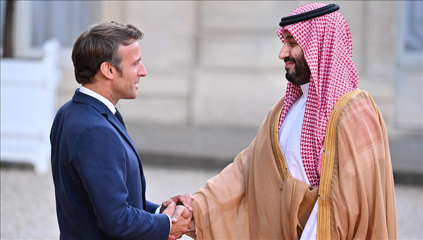 ولي العهد السعودي يبدأ زيارة رسمية إلى فرنسا