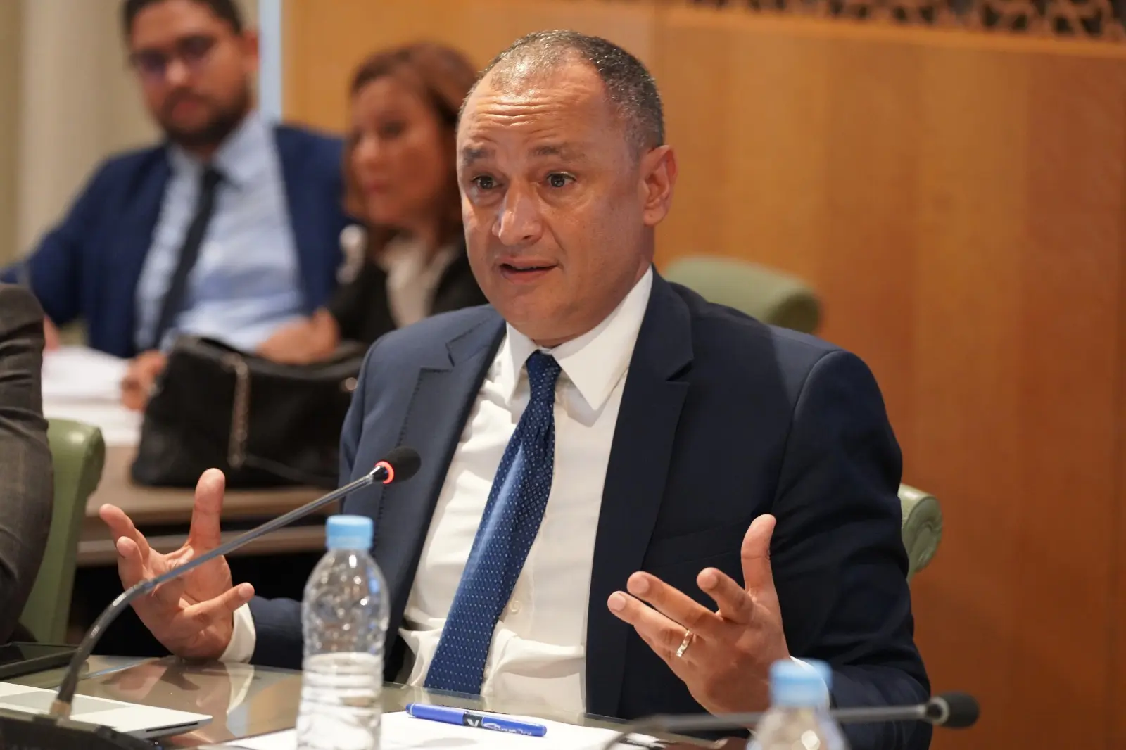 “غضب” من مزور بسبب لقاء بلا مخرجات