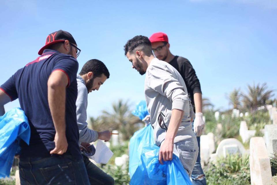 الحكومة تطلق برنامجا لتحفيز الشباب المغربي على التطوع
