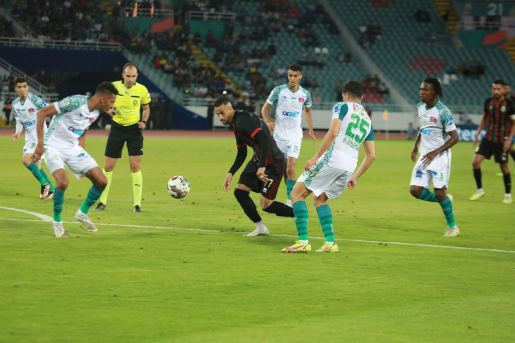 الرجاء يقدم هدية للوداد ويُحبط “العساكر” ويرجئ الحسم في بطل الدوري حتى الجولة الأخيرة