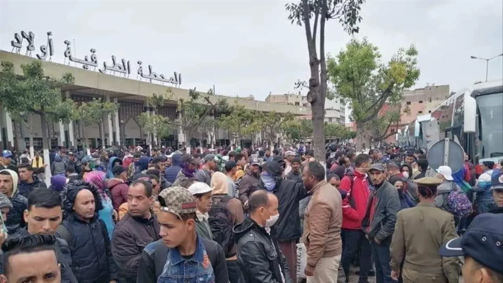 فوضى ارتفاع أسعار النقل تزامنا مع العيد تضع وزارة “عبد الجليل” في قفص الاتهام