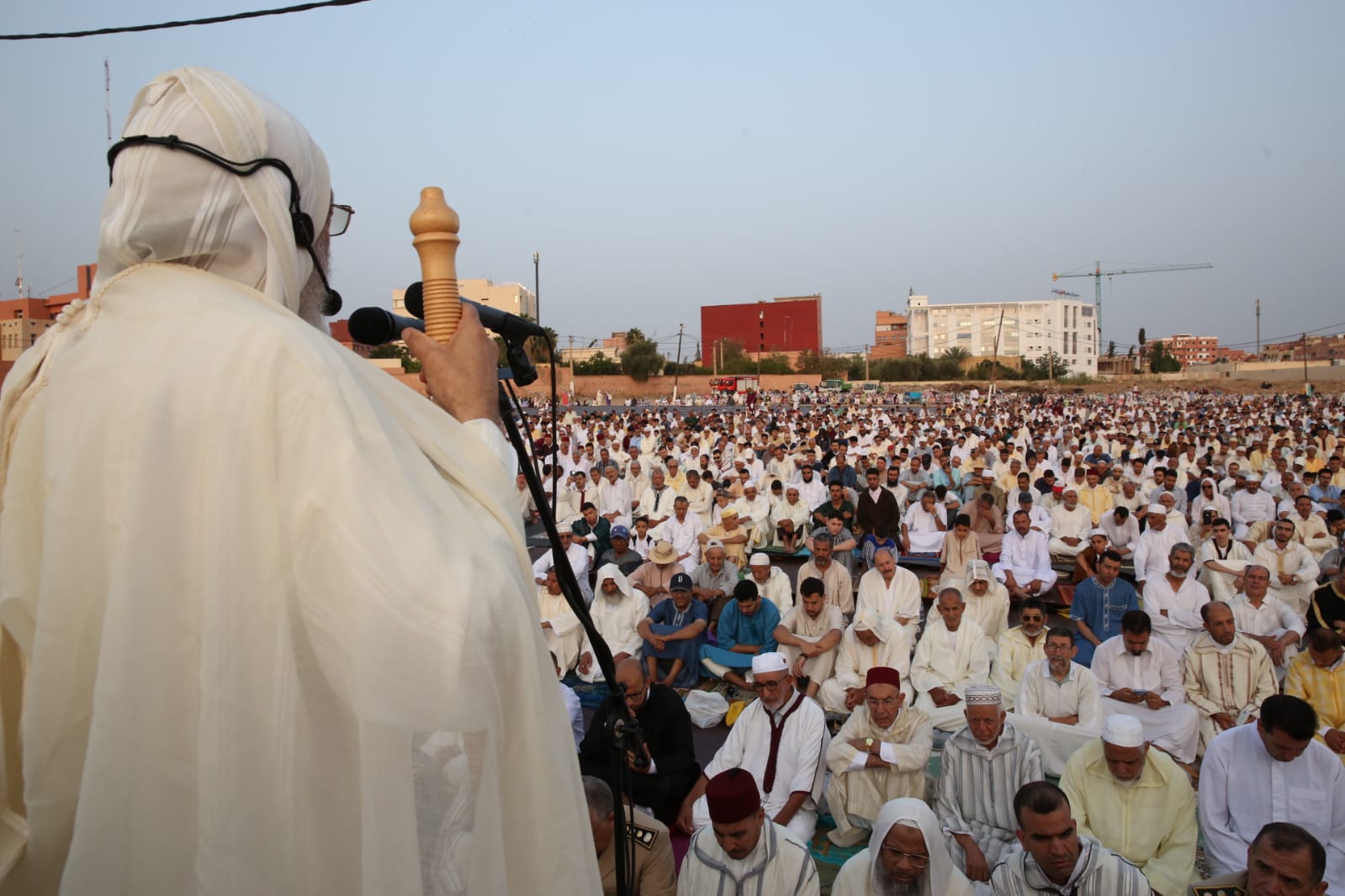 صلاة الأضحى أو “العيد الكبير”.. الآلاف من المغاربة يملأون المساجد والساحات