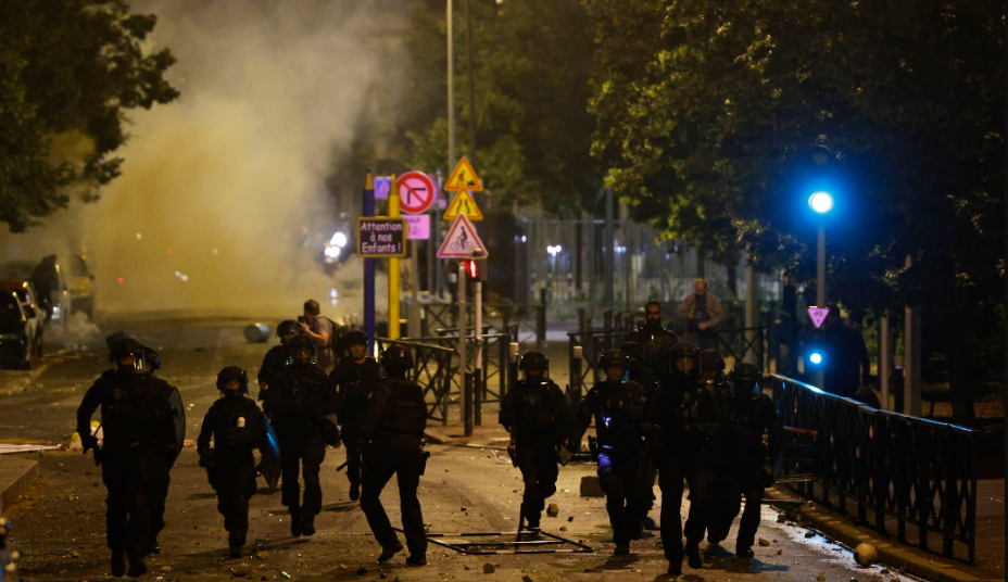 الليلة الخامسة.. فرنسا تعتقل 719 شخصا على خلفية الاحتجاجات
