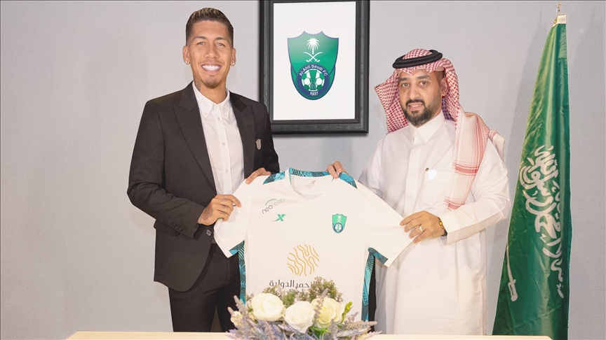 الأهلي السعودي يتعاقد مع البرازيلي فيرمينو