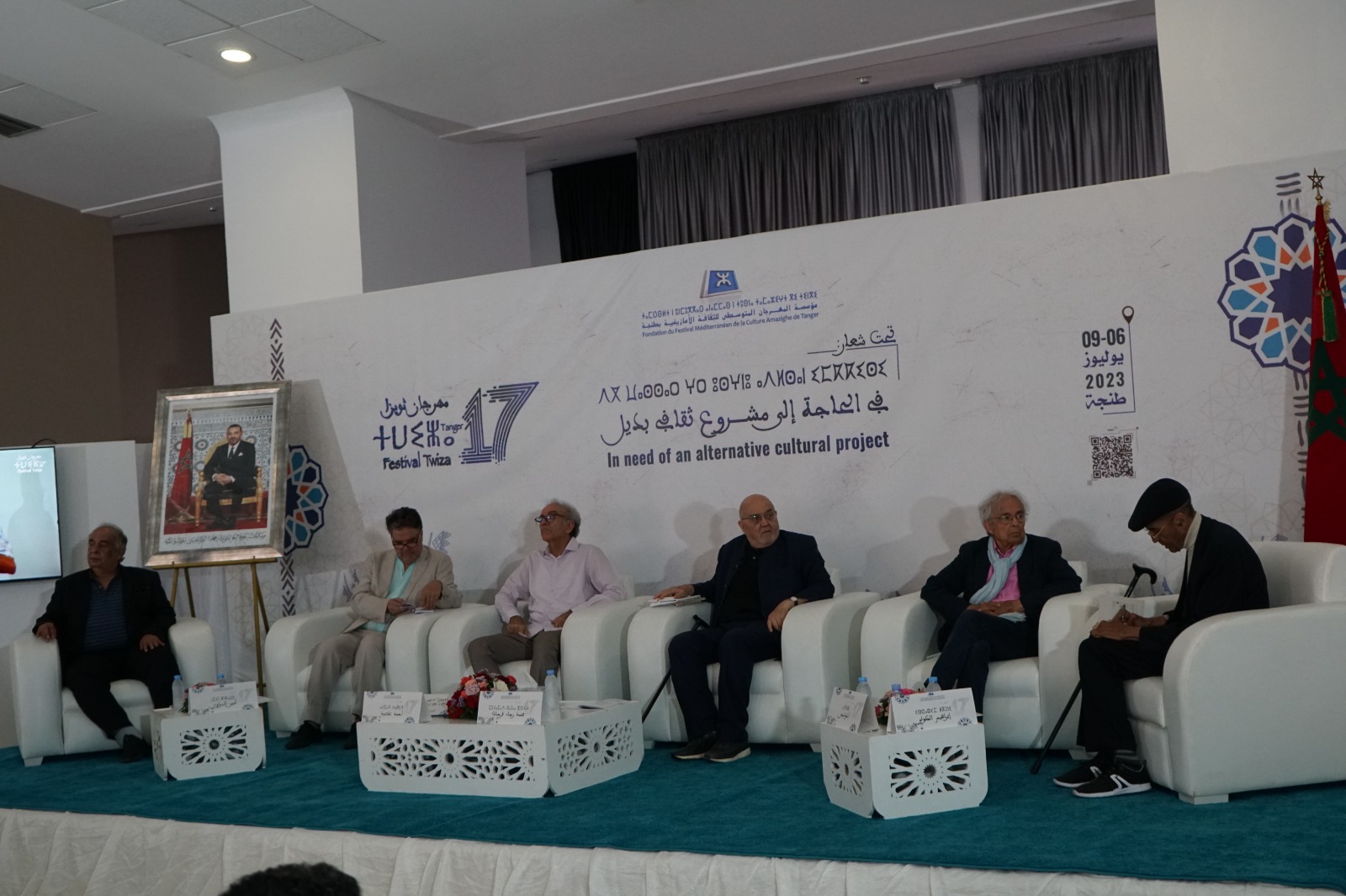 فرحات يتحسر لـ”ضياع” شباب الجزائر بفرنسا ويدعو لاستعادة الذاكرة والكتابة للأنترنيت لثقافة بديلة