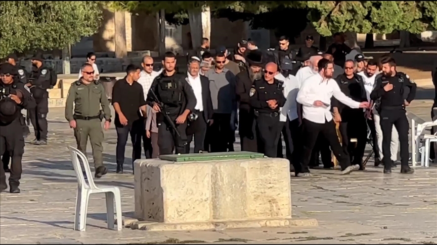تحت حراسة مشددة.. بن غفير يقتحم المسجد الأقصى للمرة الثالثة