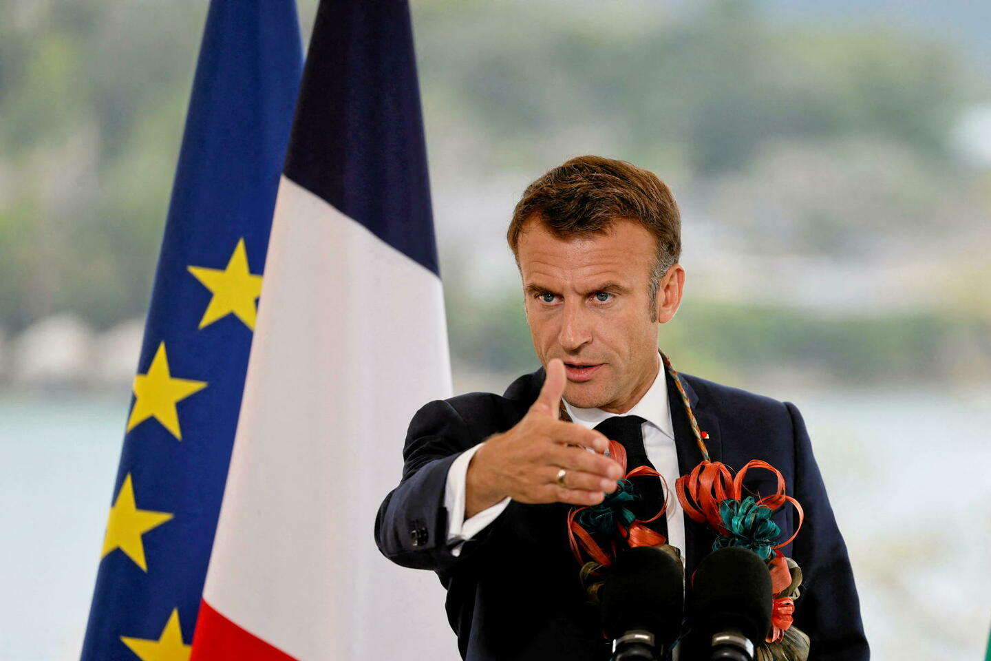 “لو بوان” الفرنسية تتساءل: هل مازال هناك رئيس لفرنسا بعد 5 سنوات رئاسية ميتة؟