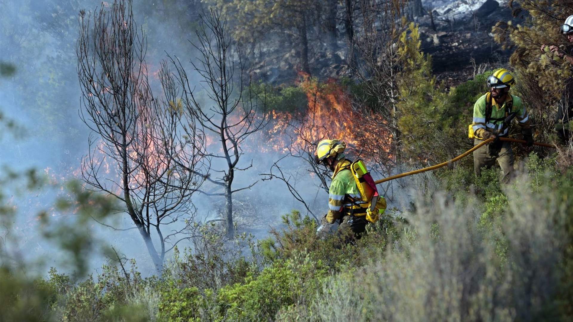 إسبانيا تجلي العشرات بسبب حريق على الحدود مع فرنسا
