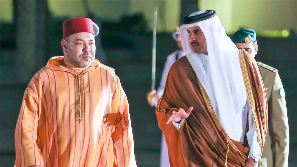 الملك يتطلع لمواصلة العمل مع أمير قطر لإثراء التعاون