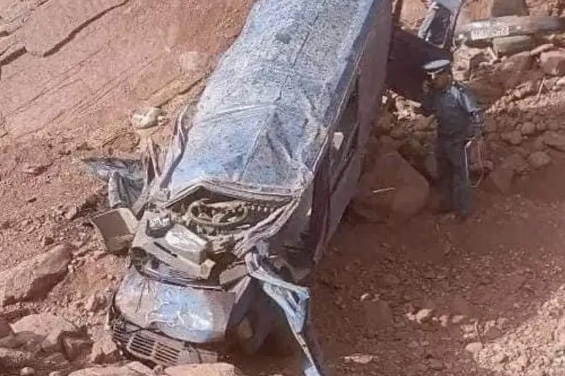 “فاجعة دمنات” تعيد سؤال “لماذا لا يستقيل المسؤولون المغاربة بعد الفواجع” للواجهة