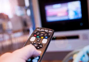 ميزانيات ضخمة وأعمال مكررة.. ناقد يكشف اختلالات الإنتاج التلفزي المغربي
