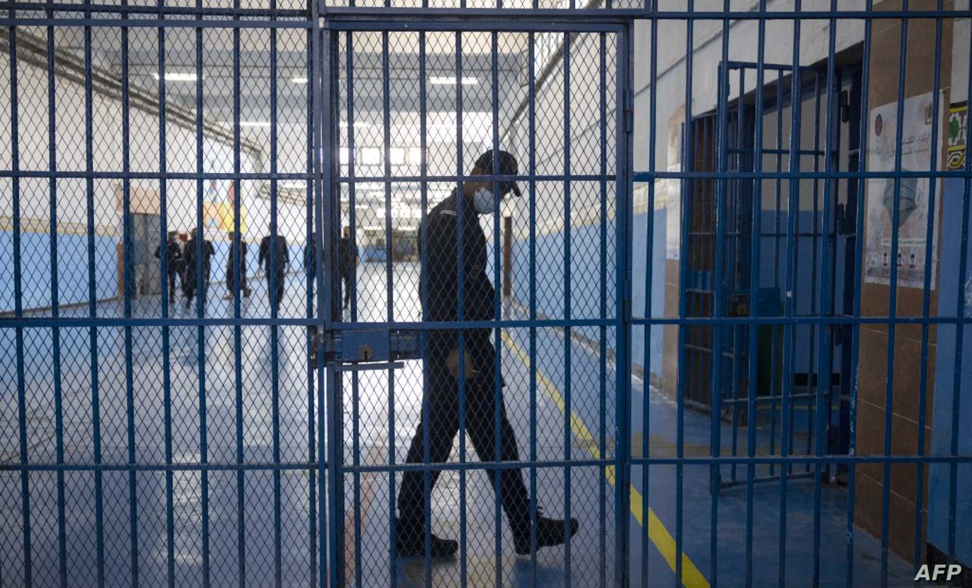 اكتظاظ السجون يضع القضاة بقفص الاتهام ومرصد يُحذر من مخاطر انتهاك حقوق المعتقلين