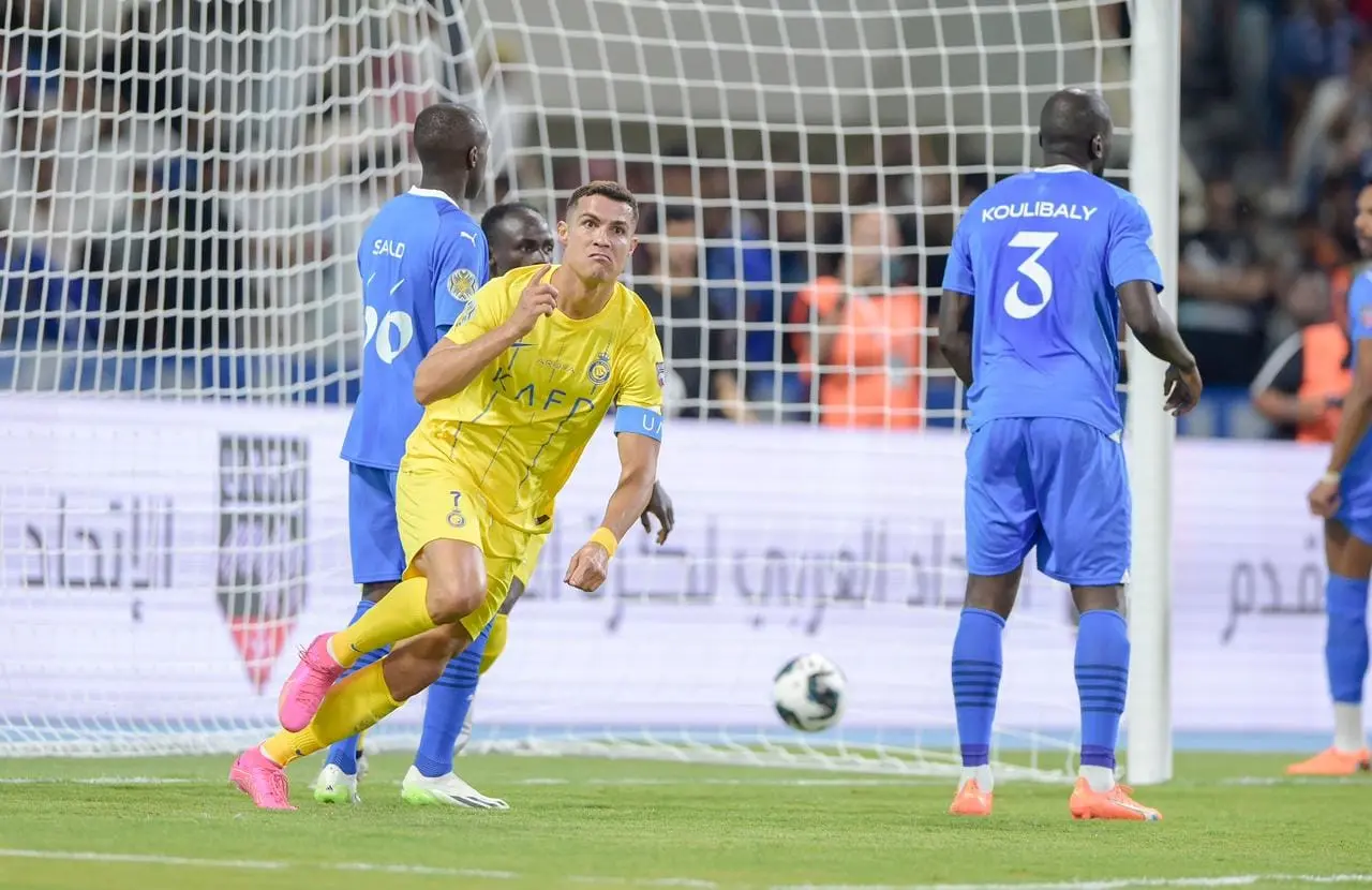 في نهائي تألق فيه الحكام المغاربة.. رونالدو يقود النصر لإسقاط الهلال بـ10 لاعبين ويتوج بطلا للعرب