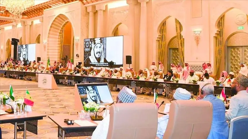 مؤتمر مكة يدعو للوسطية والاعتدال ويحذر من تداعيات حرق القرآن