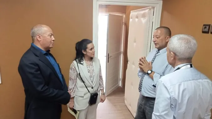 كنزة أبو الرمان.. مديرة الشباب “الصامتة”