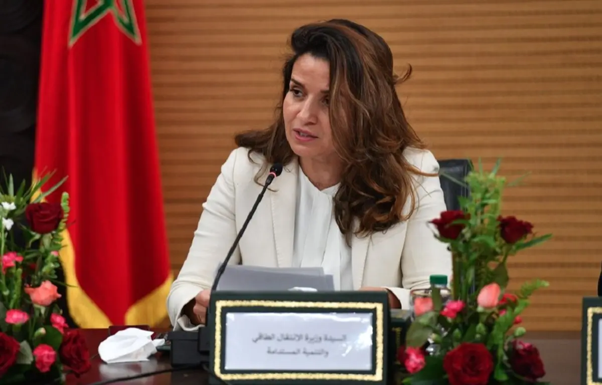 انتقادات لتهرب الوزيرة بنعلي من الإجابة على واقعة توقيف تهريب نفايات بلاستيكية محظورة