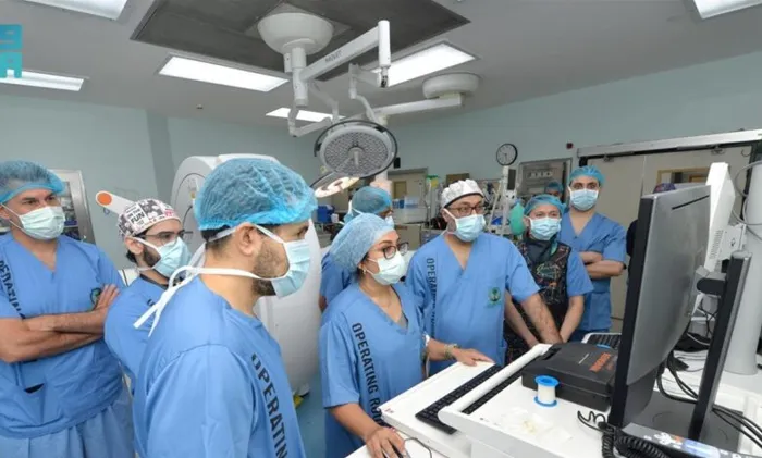 روبوت ينجح بزراعة شرائح بالمخ لأول مرة بالشرق الأوسط