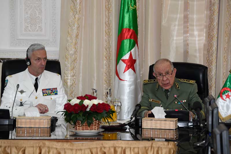 فرنسا تحرج الجزائر وتنفي طلب استغلال مجالها الجوي للإغارة على النيجر