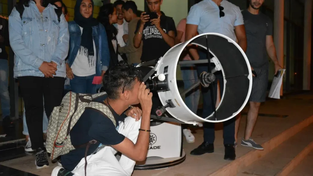 أسباب تصديق الناس لتفسيرات الأبراج.. متخصصون يفككون الظاهرة ويؤكدون هزيمة العلم للتنجيم