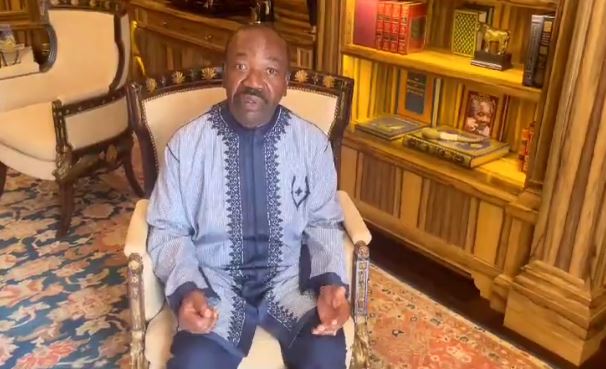 عاجل/ في أول ظهور.. الرئيس الغابوني بعد الانقلاب: ابني محتجز وزوجتي مفقودة (فيديو)
