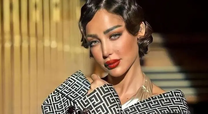 بسمة بوسيل تحذف “كوفر” جزائري تضامنا مع مقتل شابين بالرصاص