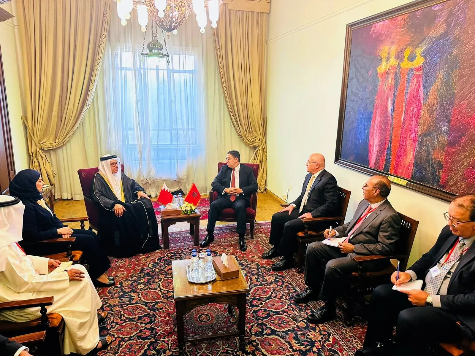 بوريطة يتباحث مع نظيره البحريني بالقاهرة
