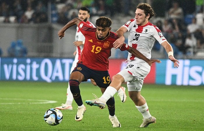 لامين يامال يسجل أول أهدافه مع المنتخب الإسباني
