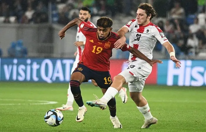 لامين يامال يسجل أول أهدافه مع المنتخب الإسباني