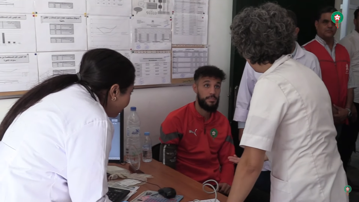 لاعبو المنتخب المغربي: تخلعنا والحمدلله ماوقع لينا والو والتبرع بالدم واجب وطني