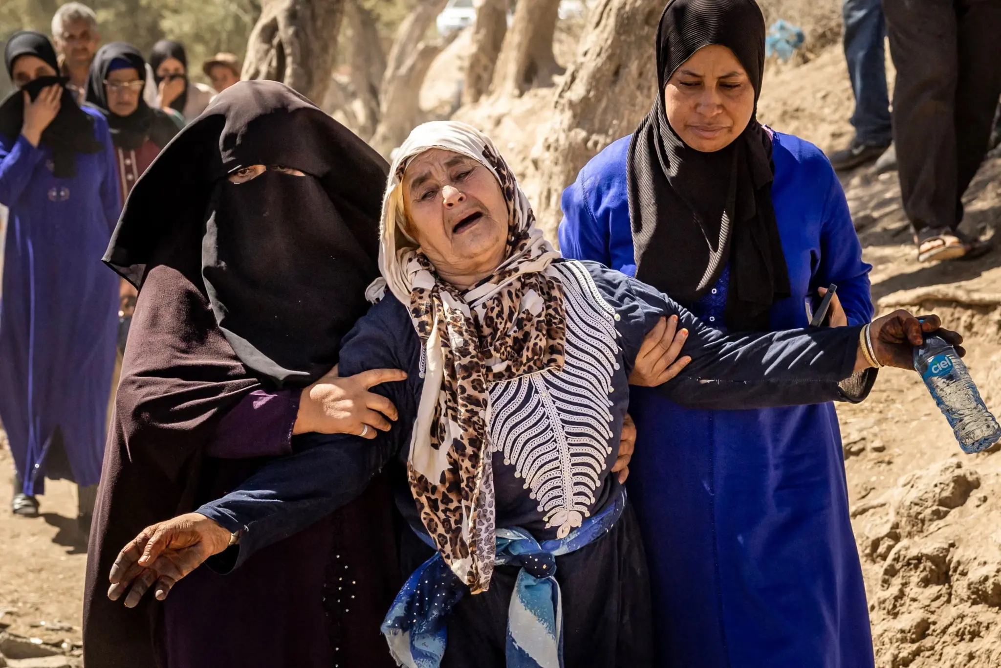 من دفء العائلة إلى جحيم الوحدة.. قصص مغاربة فقدوا عائلاتهم بزلزال الحوز
