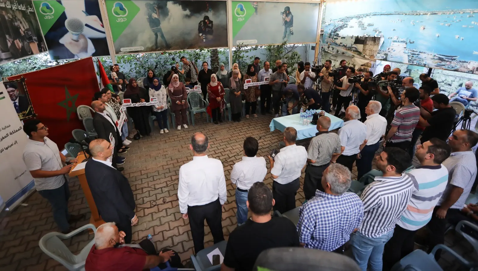 قلوبهم وعقولهم بالمغرب.. تضامن الجالية مع ضحايا زلزال الحوز يكسر الحدود