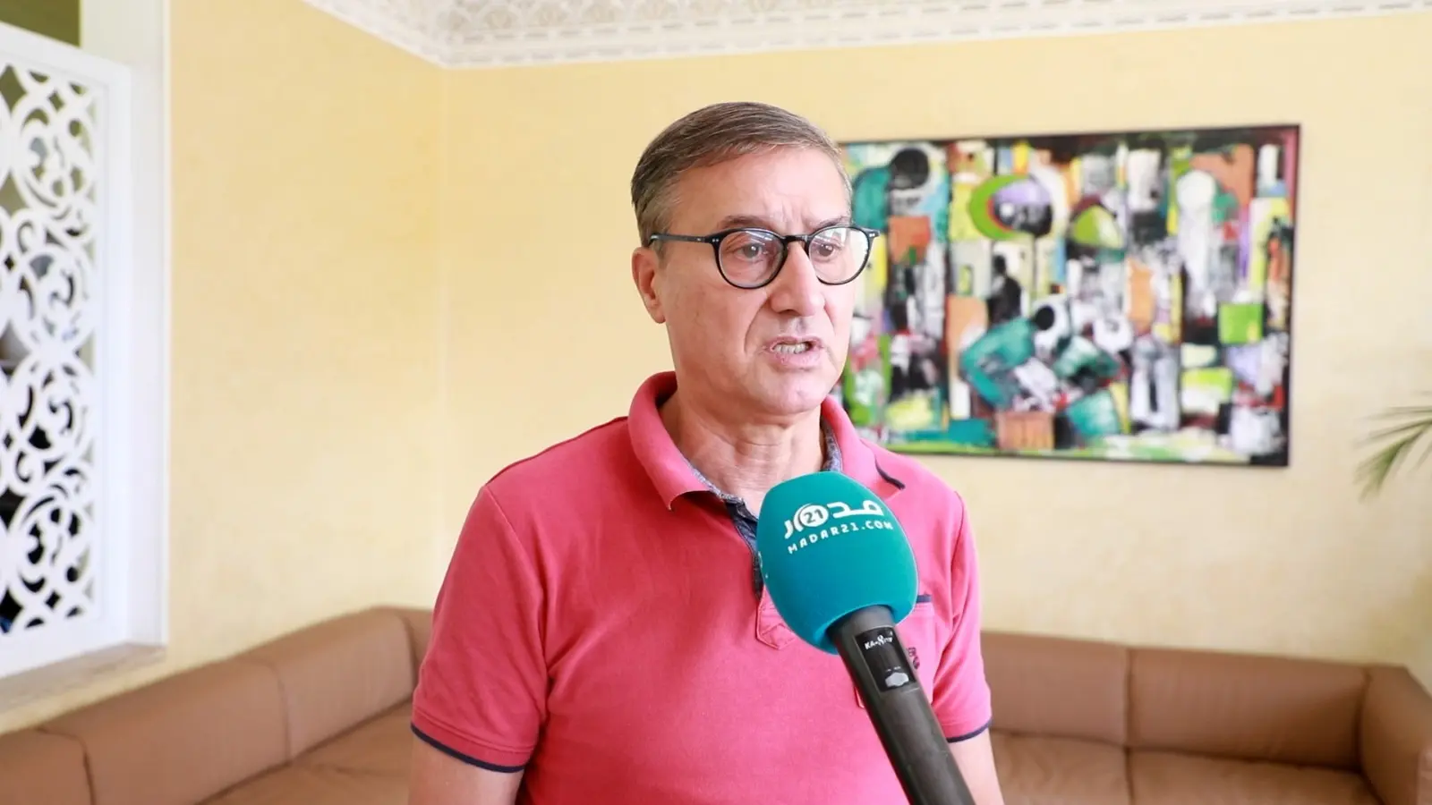 مجاهد لـ”مدار21″: إعلام باريس تسيره “تيليكومند” وصحافيون فرنسيون نبهوا للخروقات ضد المغرب