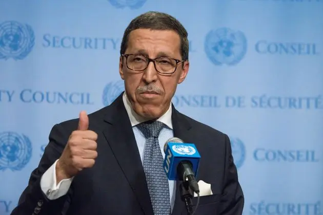 عمر هلال يُفحِم سفير الجزائر: لا يمكن أن تذرف دموع التماسيح وتهاجم بلدا يعيش مأساة
