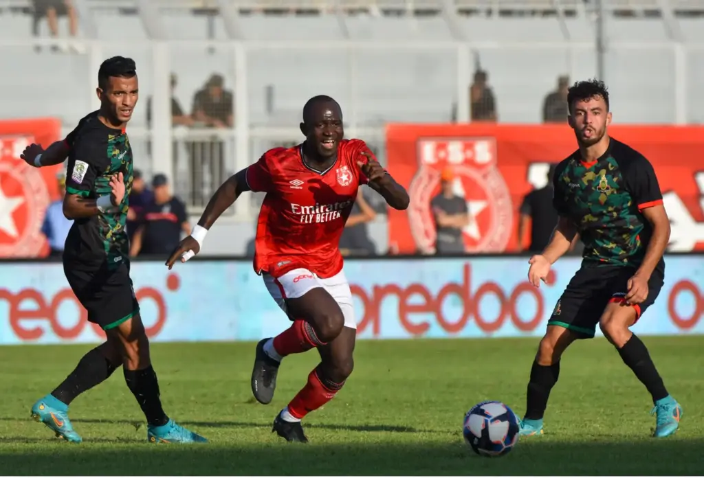 الجيش الملكي يسقط بثنائية أمام النجم الساحلي ويُغادر دوري الأبطال مبكرا