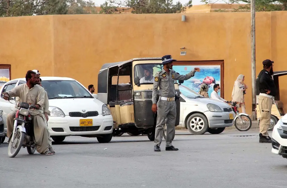 باكستان.. هجوم انتحاري يسقط عشرات القتلى والجرحى